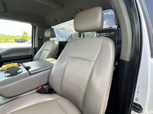 Used 2020 Ford F550 4x4 Regular Cab Super Duty image 11