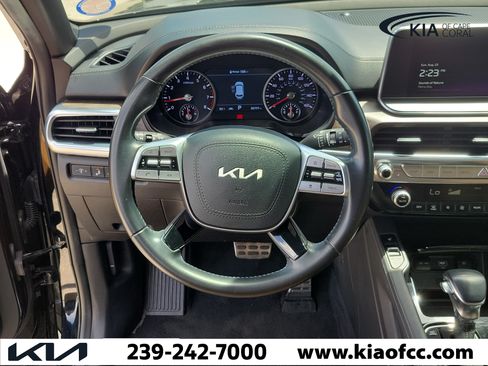 Certified 2022 Kia Telluride SX w/ Towing Package FWD image 17