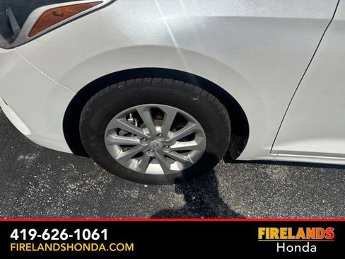 Used 2022 Hyundai Accent SEL FWD image 12