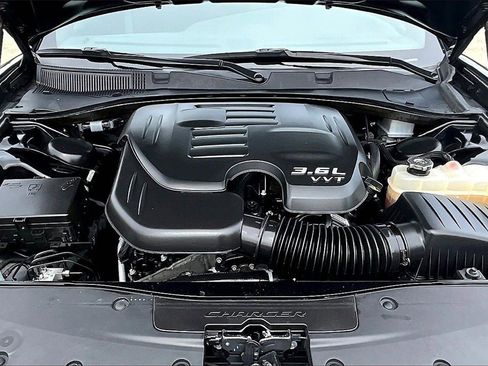 Used 2023 Dodge Charger SXT image 9