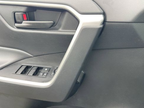Certified 2024 Toyota RAV4 LE AWD/4WD image 7