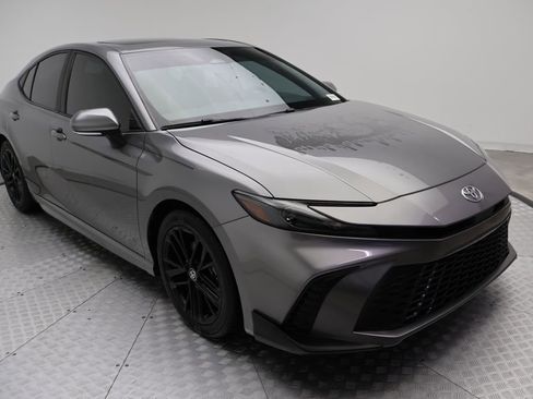 Certified 2025 Toyota Camry SE w/ Convenience Package image 6