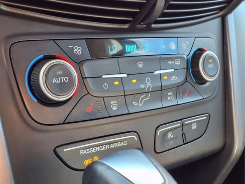 Used 2019 Ford Escape SEL FWD image 21