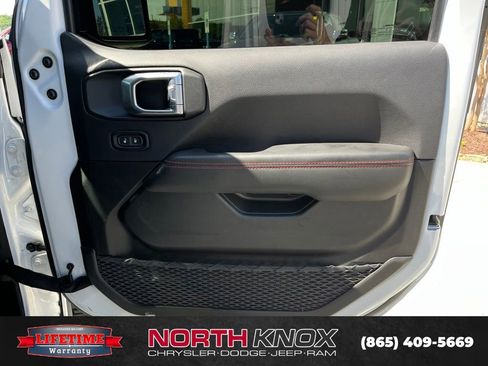 Used 2024 Jeep Gladiator Rubicon AWD/4WD image 28