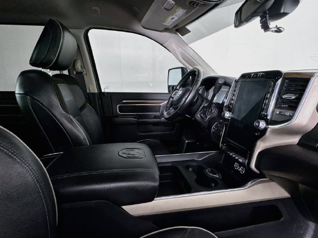 Used 2024 RAM 3500 Laramie AWD/4WD image 25