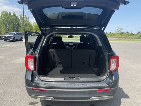 Certified 2022 Ford Explorer XLT w/ Equipment Group 202A AWD/4WD image 24