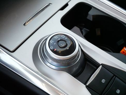 Used 2023 Ford Explorer XLT w/ Equipment Group 202A image 24