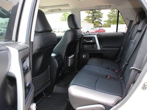 Used 2022 Toyota 4Runner Limited AWD/4WD image 8