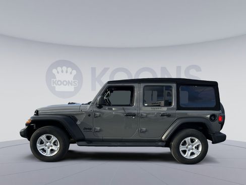 Used 2022 Jeep Wrangler Unlimited Sport image 2