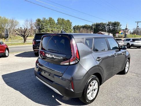Used 2023 Kia Soul LX w/ Option Group 015 FWD image 5