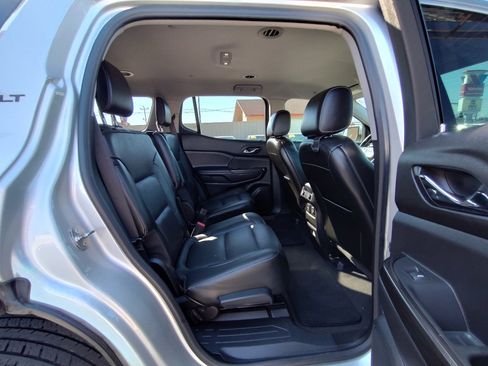 Used 2019 GMC Acadia SLT image 40