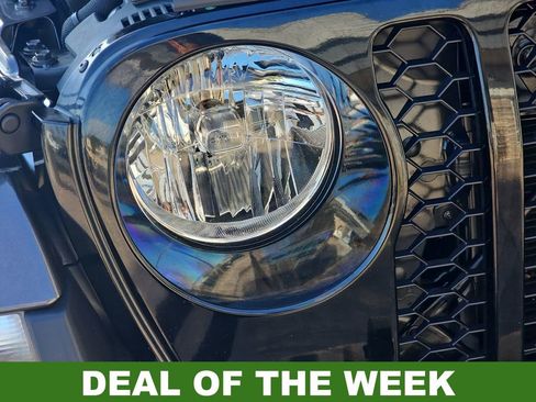 Used 2021 Jeep Gladiator Willys image 34