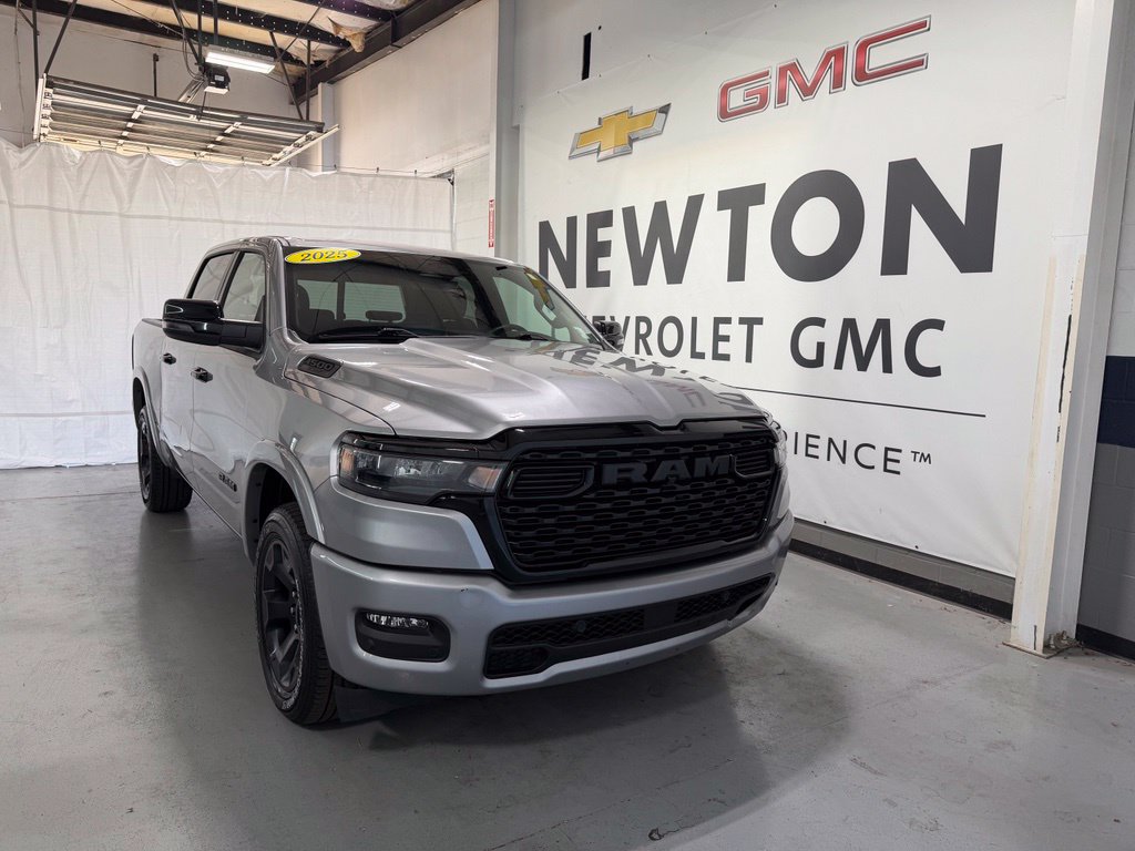 Used 2025 RAM 1500 Big Horn AWD/4WD image 2