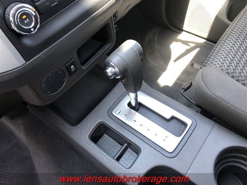 Used 2019 Nissan Frontier SV RWD image 15