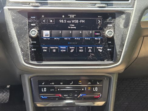 Certified 2024 Volkswagen Tiguan SE FWD image 16
