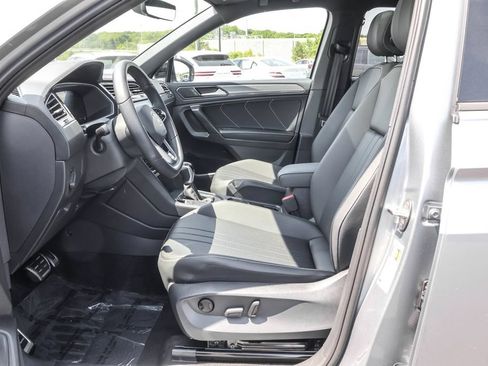 Used 2024 Volkswagen Tiguan SE R-Line AWD/4WD image 5