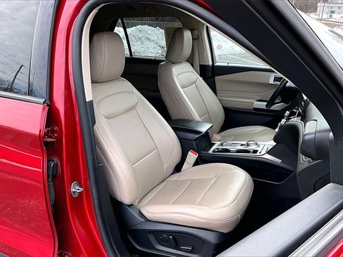 Used 2023 Ford Explorer Limited image 28