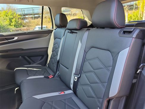 Certified 2025 Volkswagen Atlas Peak Edition SE image 12
