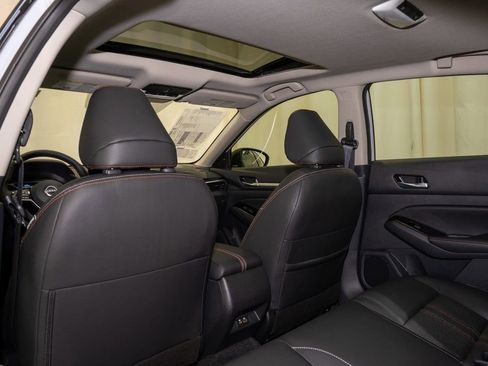 New 2025 Nissan Altima 2.5 SR image 9