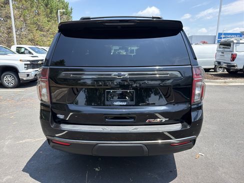 Used 2022 Chevrolet Suburban RST w/ Luxury Package AWD/4WD image 9