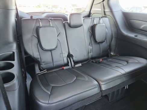 New 2026 Chrysler Pacifica Select FWD image 18