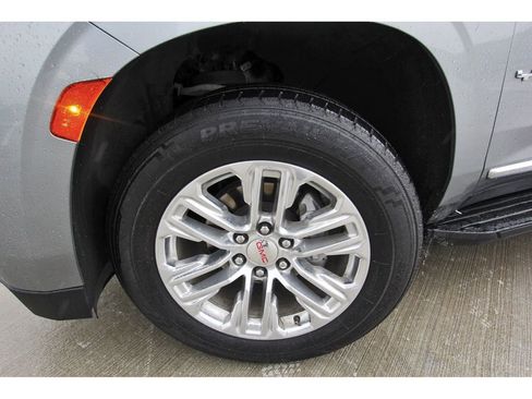 Used 2024 GMC Yukon SLT AWD/4WD image 30