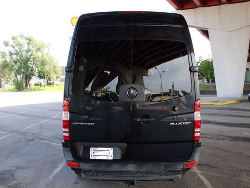 Used 2014 Mercedes-Benz Sprinter 2500 image 7