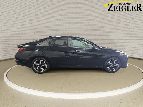 Certified 2023 Hyundai Elantra SEL w/ Convenience Package FWD image 4