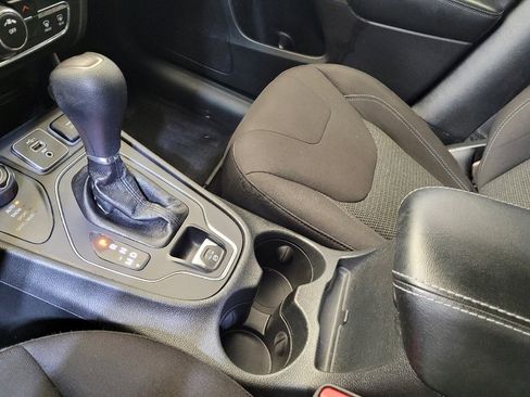 Used 2020 Jeep Cherokee Latitude w/ Cold Weather Group image 26