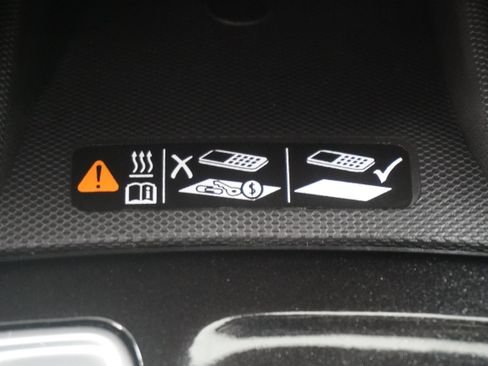 Used 2023 Chevrolet Equinox Premier FWD image 23