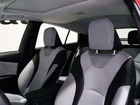 Used 2017 Toyota Prius Four image 15