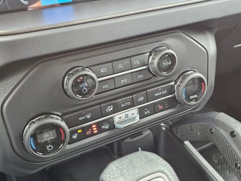 New 2026 Ford Bronco Badlands AWD/4WD image 24