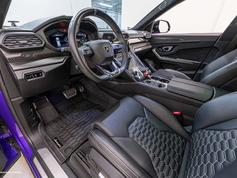 Used 2022 Lamborghini Urus AWD/4WD image 39