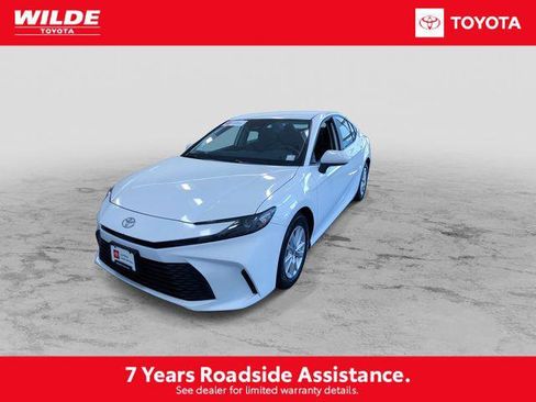 Certified 2025 Toyota Camry LE FWD image 5