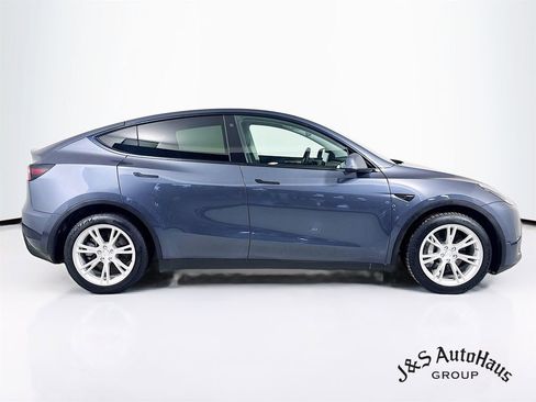 Used 2023 Tesla Model Y Long Range image 8