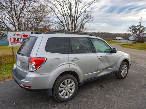 Used 2011 Subaru Forester 2.5X Premium w/ All-Weather Pkg image 3