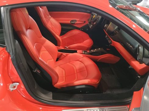 Used 2019 Ferrari 488 GTB RWD image 23
