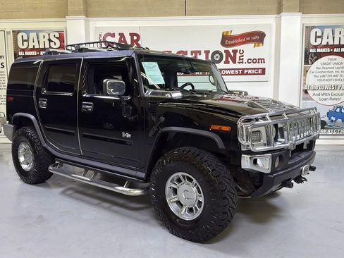Used 2005 HUMMER H2 w/ Preferred Equipment Group image 2