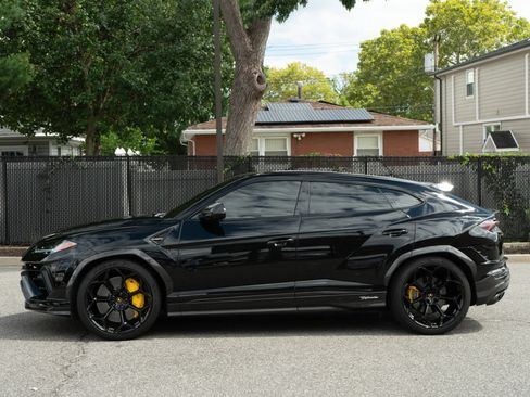Used 2024 Lamborghini Urus Performante AWD/4WD image 6