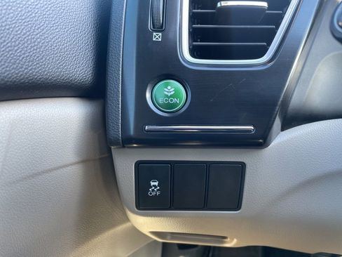 Used 2015 Honda Civic SE image 20