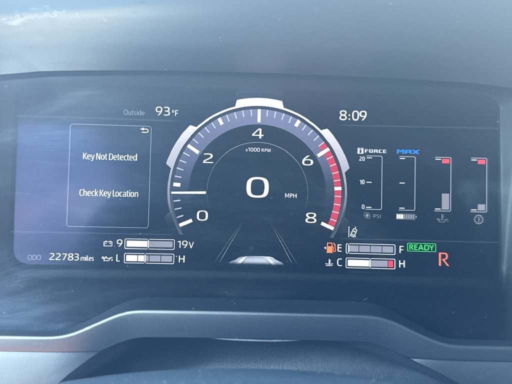 Used 2024 Toyota Tundra Limited AWD/4WD image 34