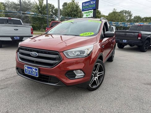 Used 2019 Ford Escape SEL w/ SEL Sport Appearance Package AWD/4WD image 1