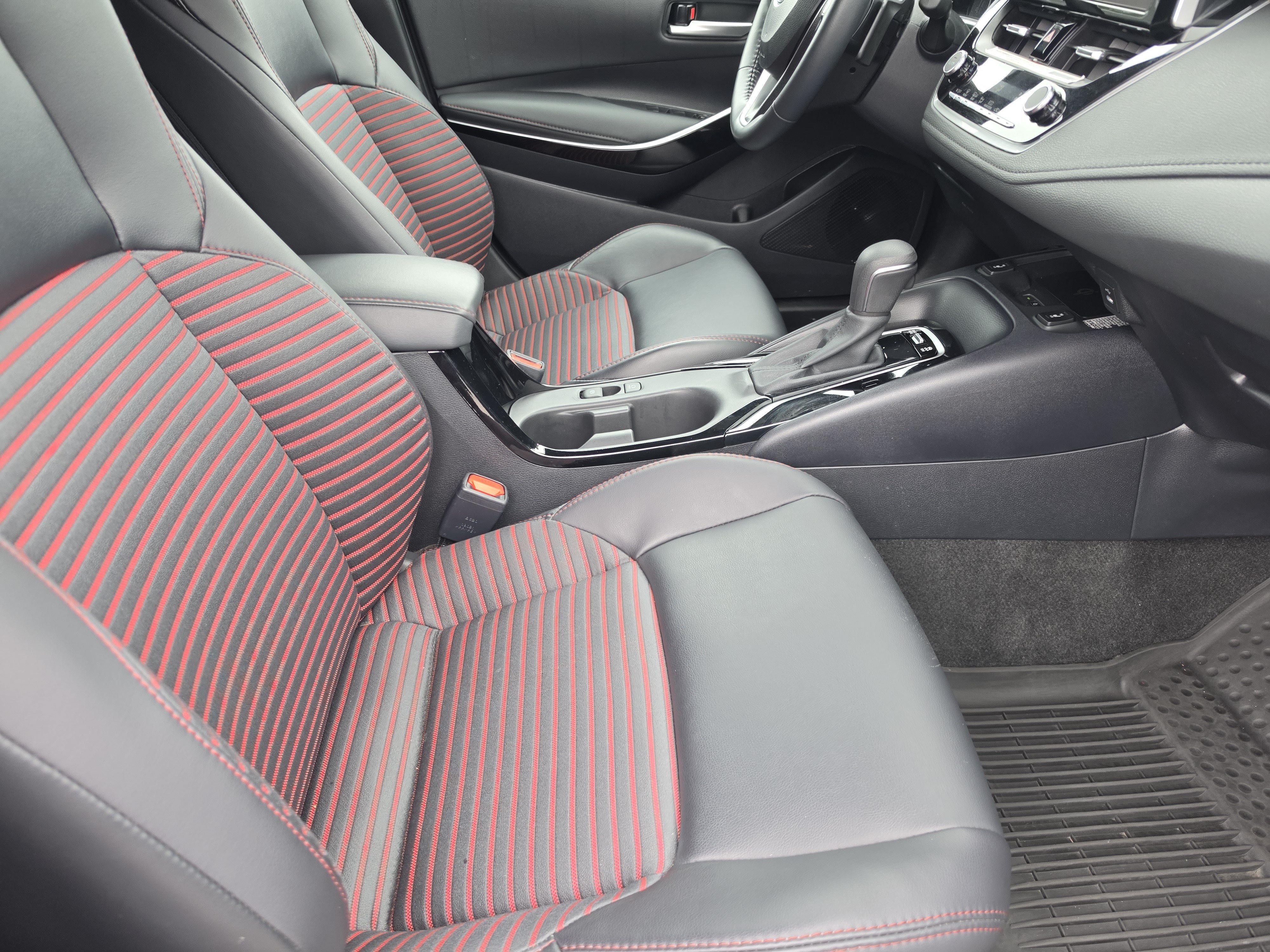 Used 2024 Toyota Corolla XSE FWD image 12