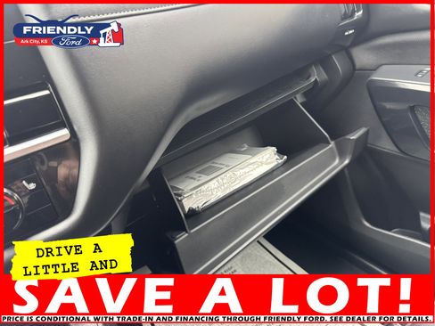 Used 2024 Nissan Pathfinder SV image 37