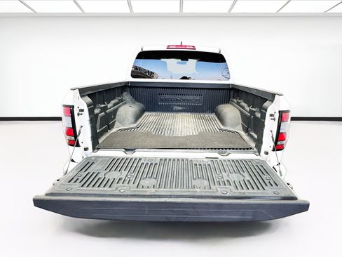 Used 2023 Nissan Frontier SV RWD image 16