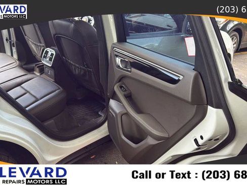 Used 2017 Porsche Macan S image 31