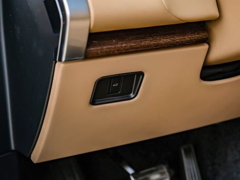 New 2026 Land Rover Range Rover SE AWD/4WD image 33