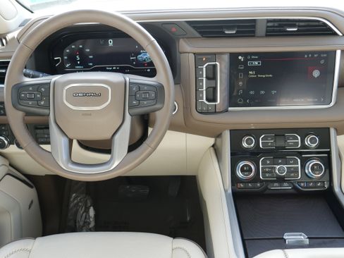 Used 2024 GMC Yukon Denali w/ Max Trailering Package image 21