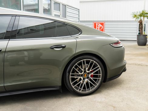 Used 2022 Porsche Panamera 4S AWD/4WD image 5