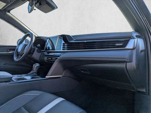 Used 2025 Toyota Camry SE image 23